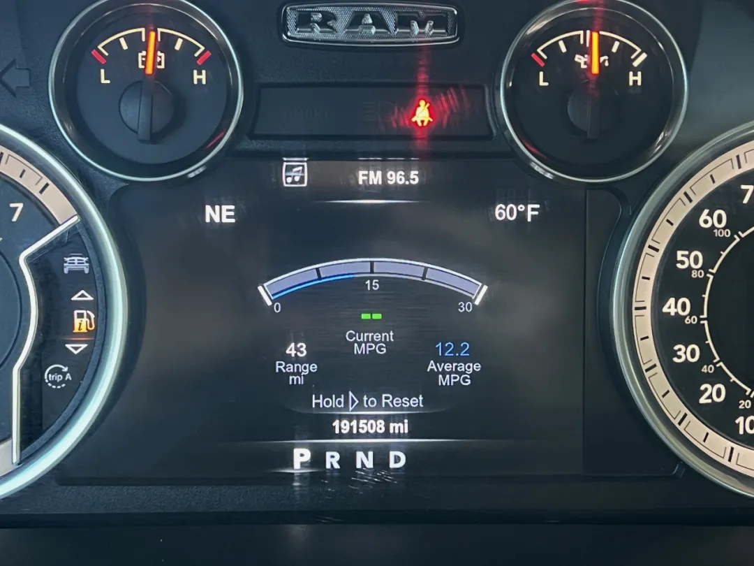 2015 Ram 1500 - 1C6RR7NT1FS598404 - Image #25
