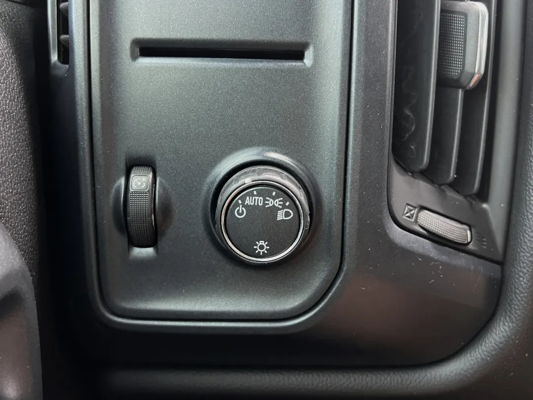 2016 GMC Sierra 1500 - 1GTR1LEC3GZ341066 - Image #29