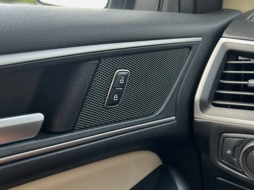 2018 Ford Edge - 2FMPK4J87JBB72557 - Image #33