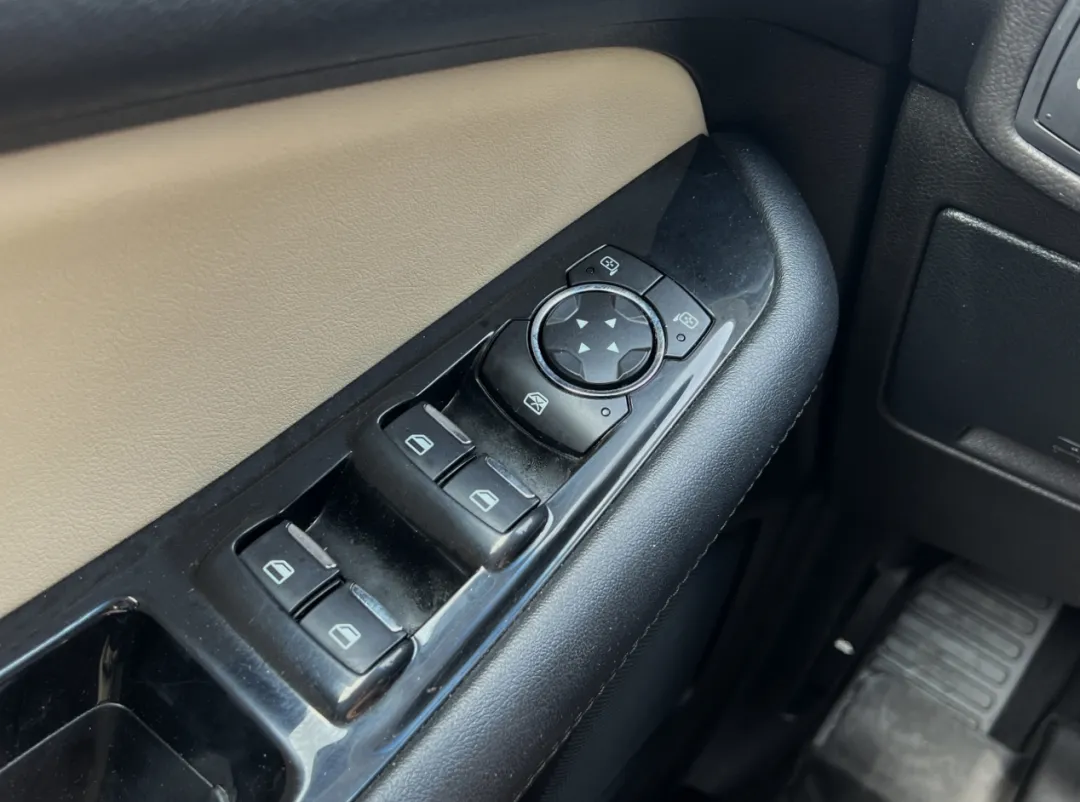 2018 Ford Edge - 2FMPK4J87JBB72557 - Image #32