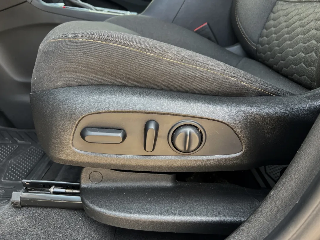 2020 Chevrolet Equinox - 2GNAXTEV6L6189021 - Image #7