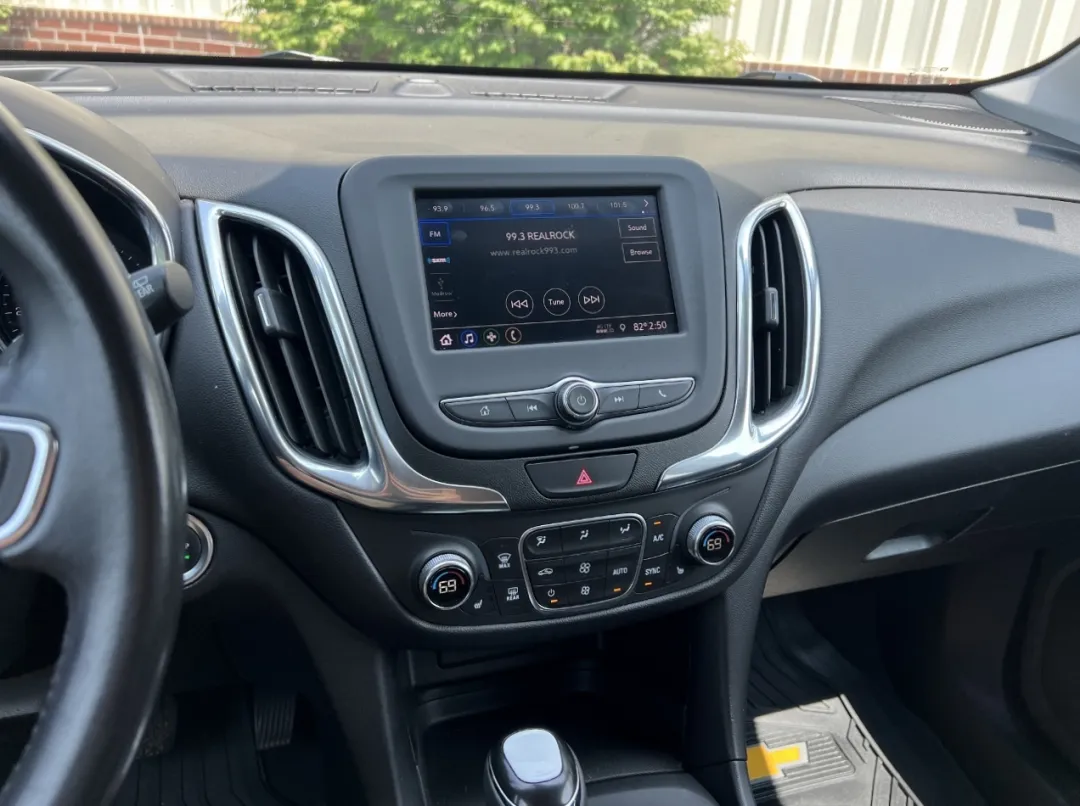 2020 Chevrolet Equinox - 2GNAXTEV6L6189021 - Image #29