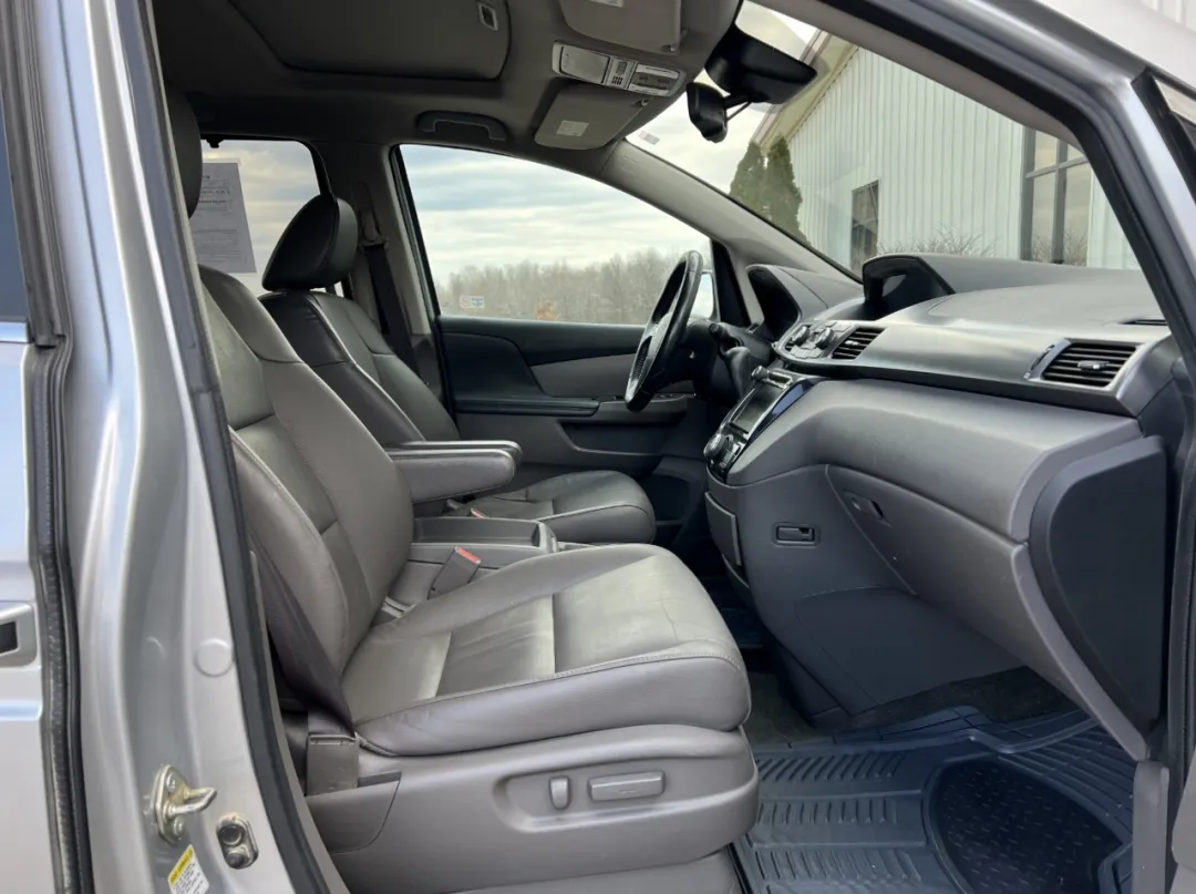 2015 Honda Odyssey - 5FNRL5H63FB049532 - Image #18