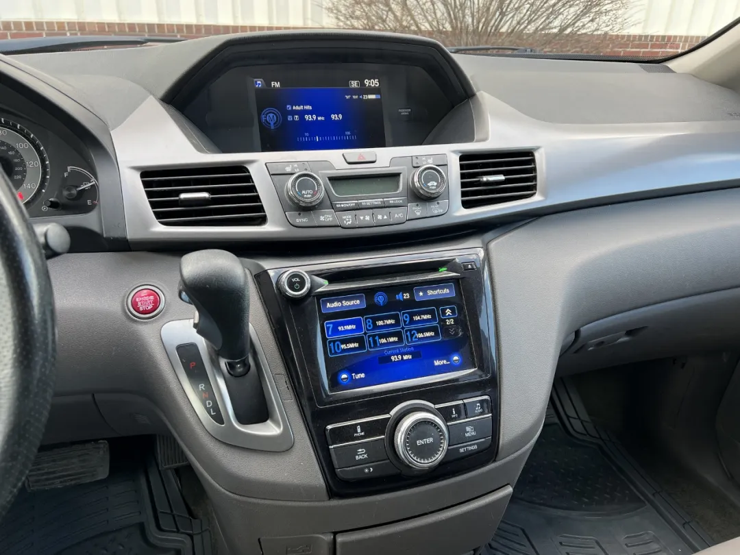 2015 Honda Odyssey - 5FNRL5H63FB049532 - Image #26