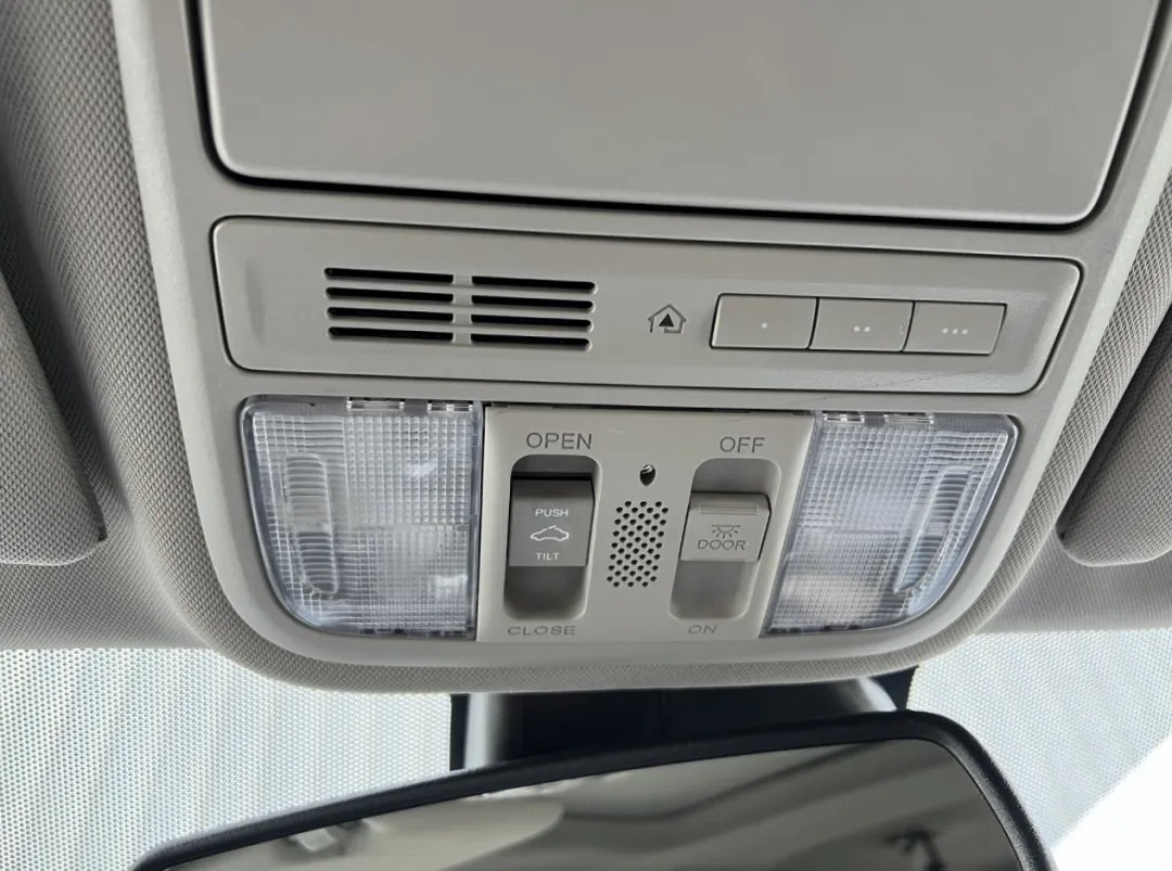 2015 Honda Odyssey - 5FNRL5H63FB049532 - Image #30
