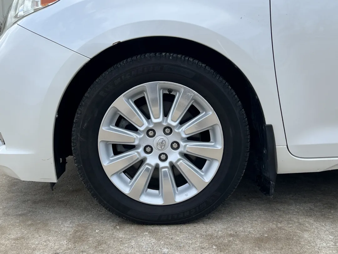 2013 Toyota Sienna - 5TDYK3DC0DS332770 - Image #43
