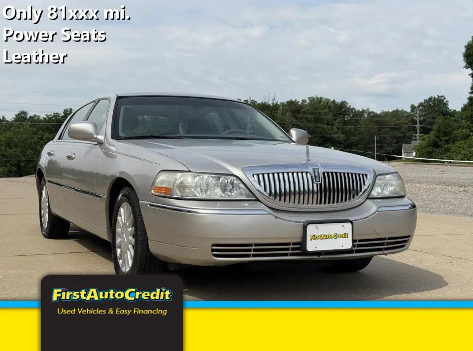 2005 Lincoln Town Car Signature's photo