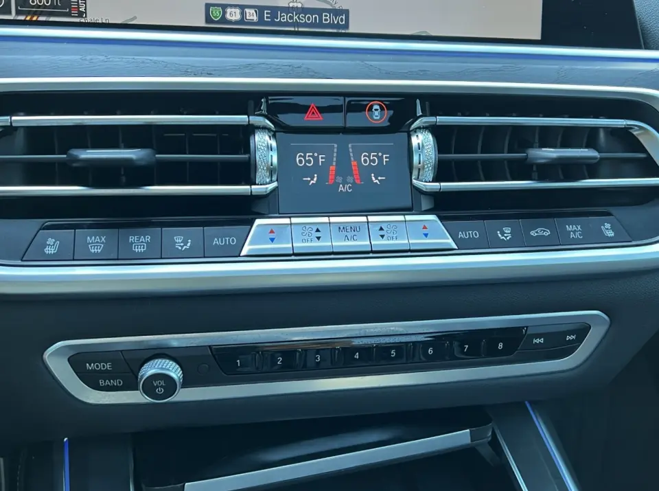 2021 BMW X7 M50i - Photo 6