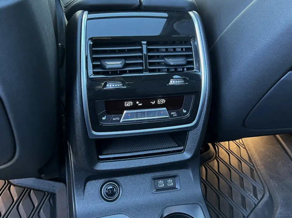 2021 BMW X7 M50i - Photo 9