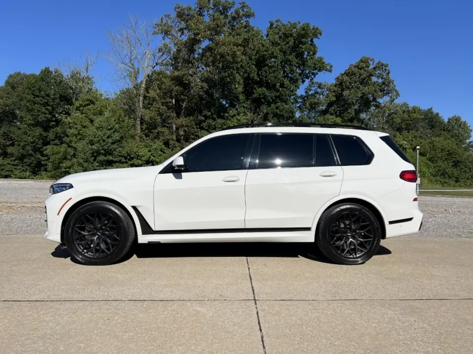 2021 BMW X7 M50i - Photo 11